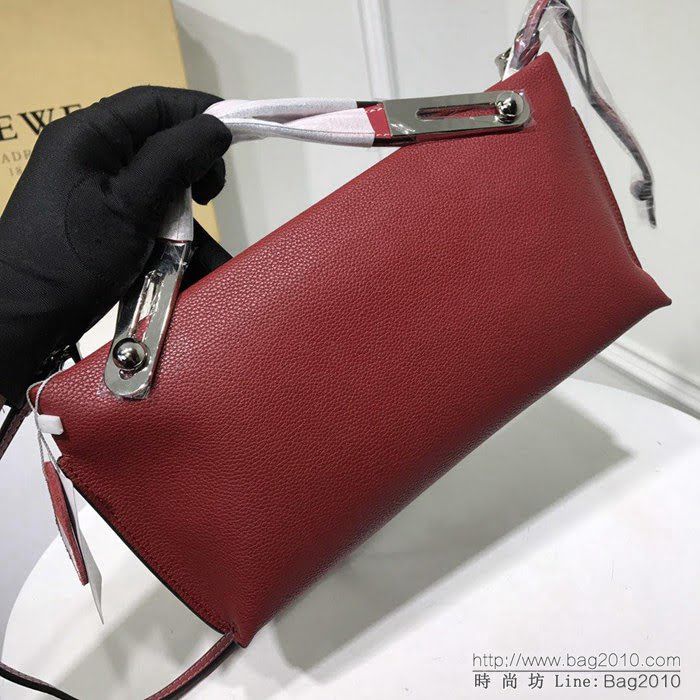 LOEWE羅意威 專櫃同步 Missy Small Bag 秋冬新款手拿包 簡單特別 可手提單肩斜挎 小號3038 大號3037  jdl1166